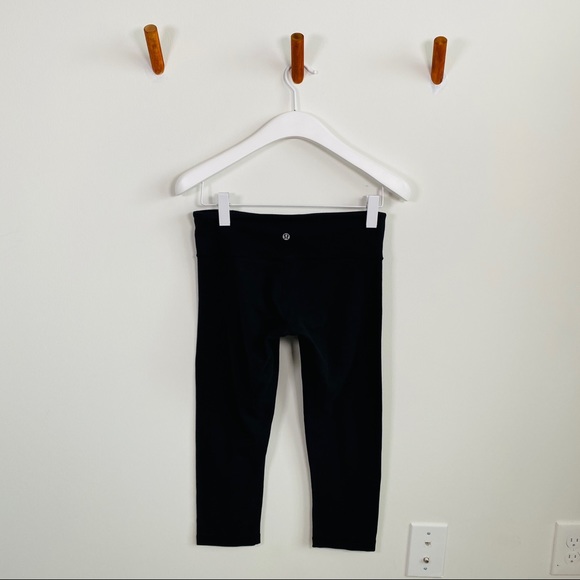 Black Wunder Under Crop Training Leggings by Lululemon Athletica Size 6 - Picture 9 of 11